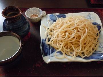 天然素材１００％の“りんごそば”