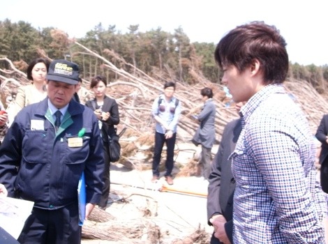 韓国俳優イ・ソジンさん ２つの復興支援植樹に来青！