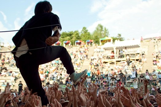 現在進行形のロック伝説！大型野外ロックフェス「夏の魔物」