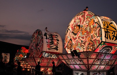夏祭り一色！　各地でねぶた祭り開催中です。