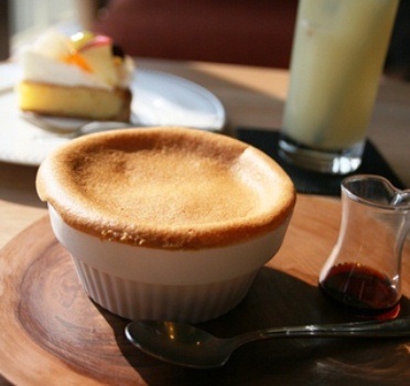 とろ～りとろける「奥入瀬はちみつの優しいカステラ」