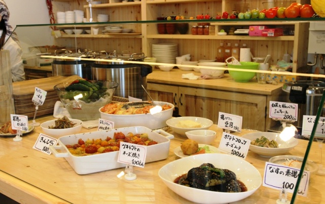 A-FACTORYに農家のまかない「ｍａｎｍａ」オープン！