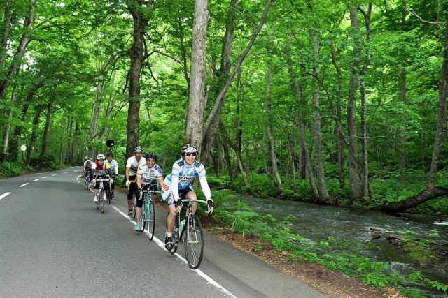 颯爽　クロモリ自転車　十和田湖・奥入瀬を駆ける