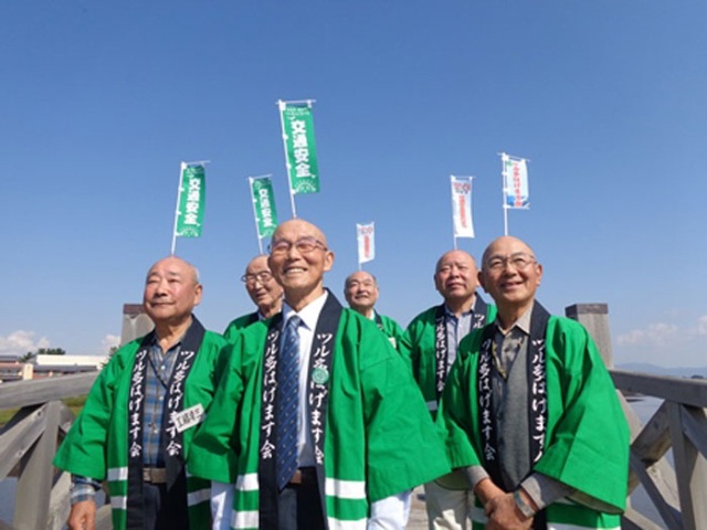 ツル多はげます会　～『ハゲ川柳』出版しました～