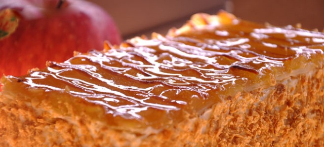 青森スイーツ！～焼きリンゴのミルフィーユ「エンガデン」～