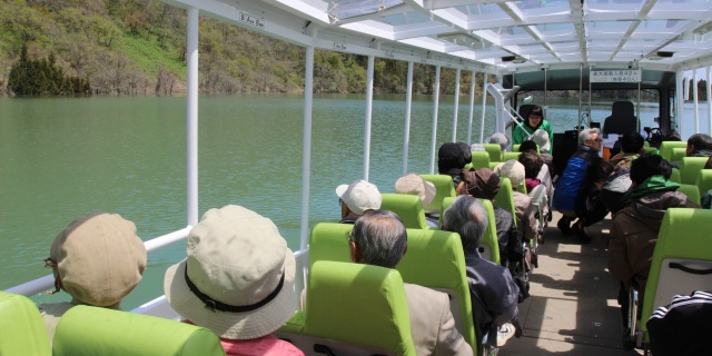 気分爽快！西目屋村の水陸両用バスで「津軽白神湖」を満喫