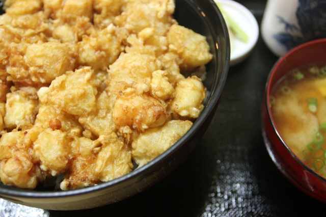 お寿司ネタでかき揚げ天丼！野辺地駅前「蔦屋」