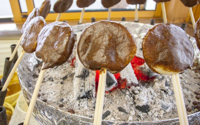 串もち焼けたよ！SAN・SUN産直ひろば（三戸町）