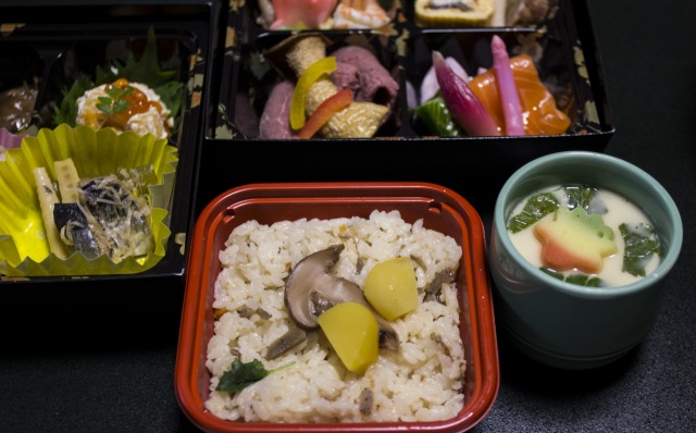 青森の小嵐山「中野もみじ山」で楽しむ紅葉と「小嵐山弁当」