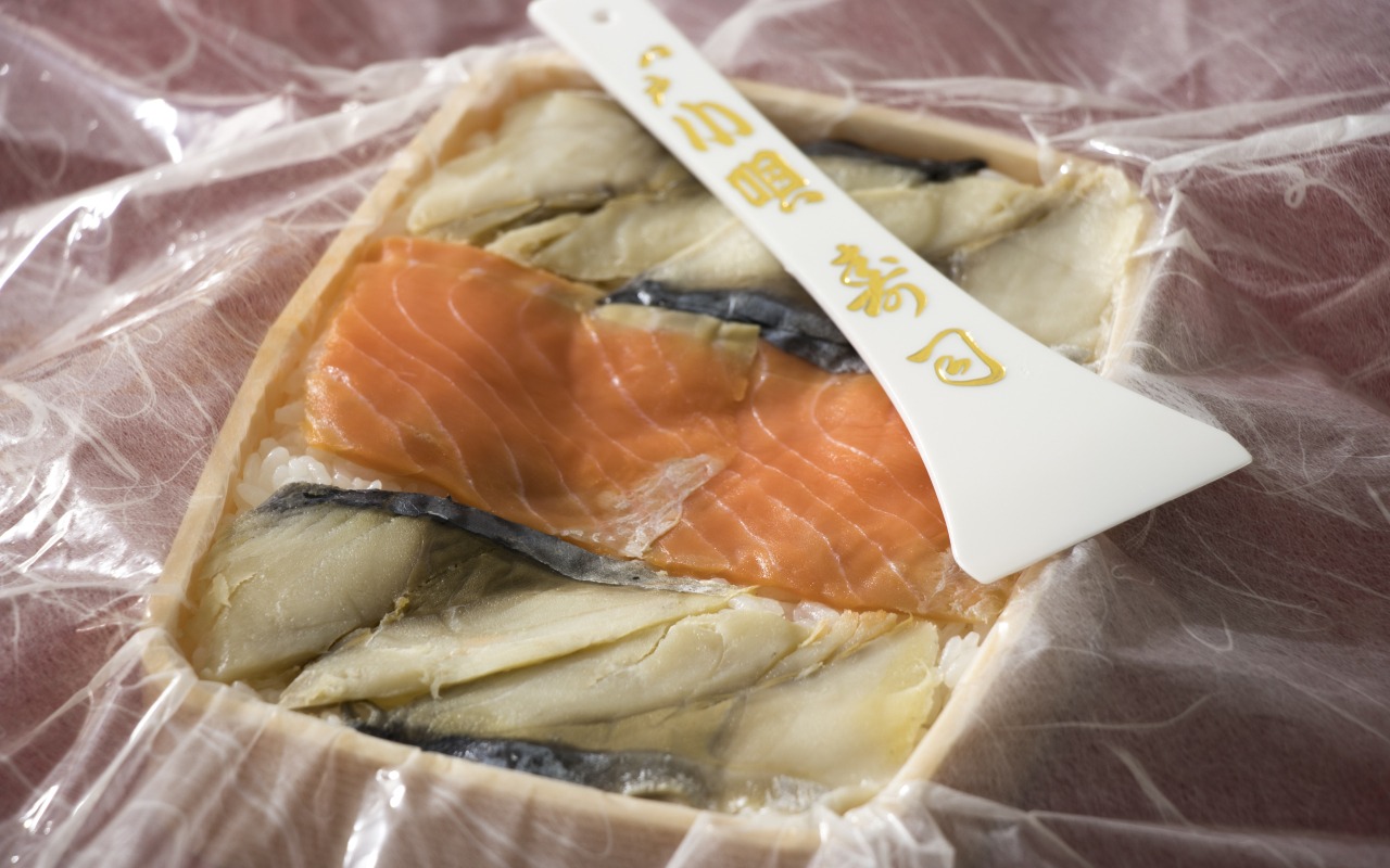 八戸駅といえばこの駅弁!吉田屋の「八戸小唄寿司」で旬を味わう