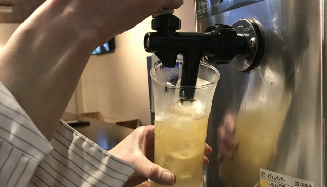 弘前市の「代官町café＆bar」で樽生シードルはいかが