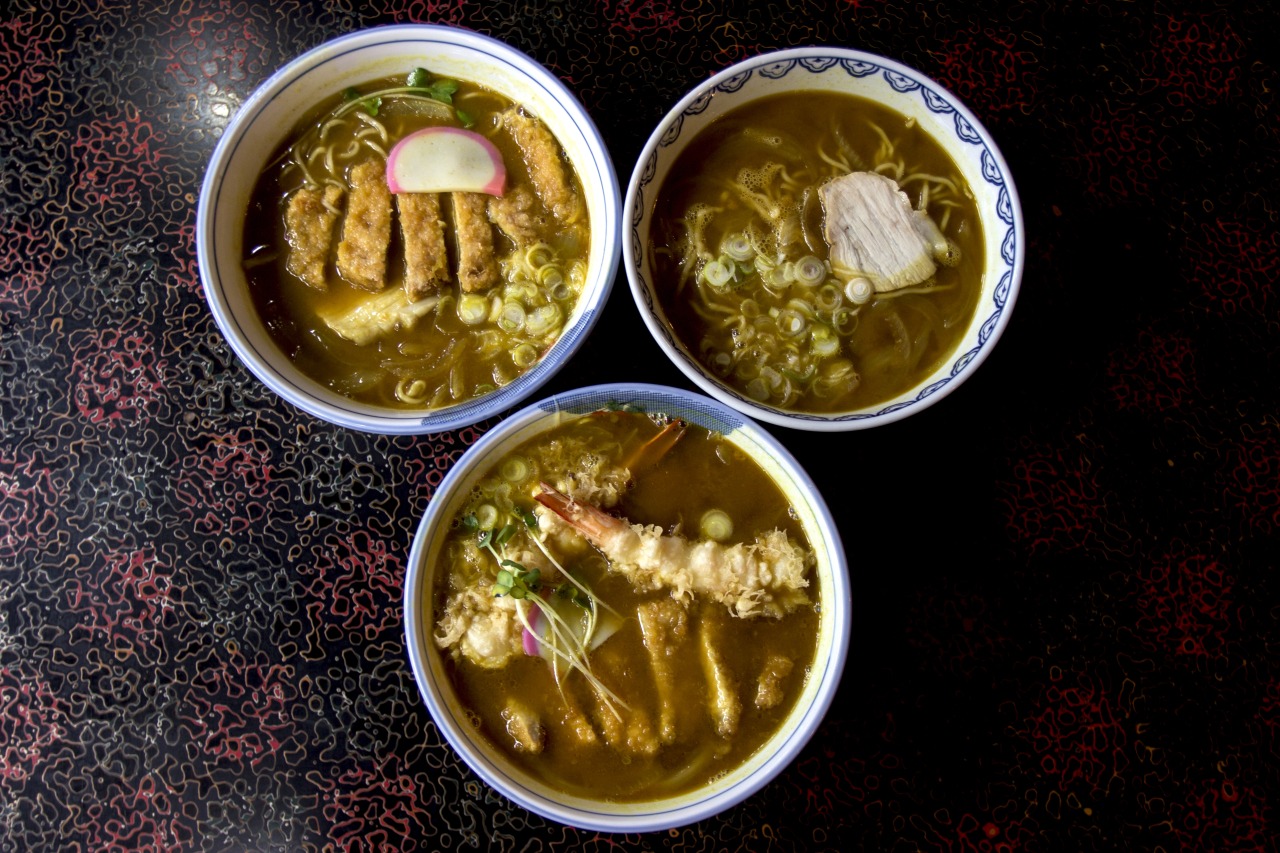 弘前市鍛冶町の夜を締める一杯!「薮きん」のカレー中華!