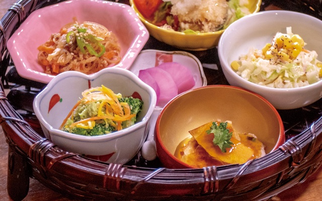 収穫の秋、十和田産の野菜が楽しめる「農園カフェ日々木（十和田市）」