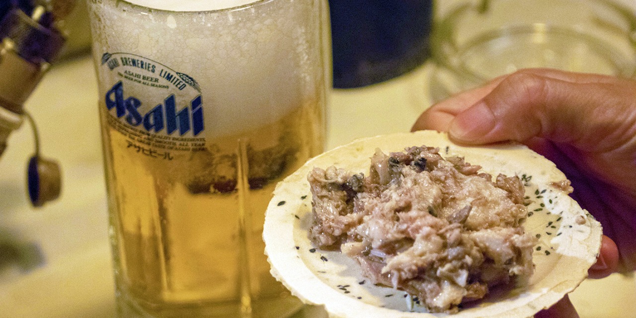 八戸の横丁めぐりで夜も更けて…