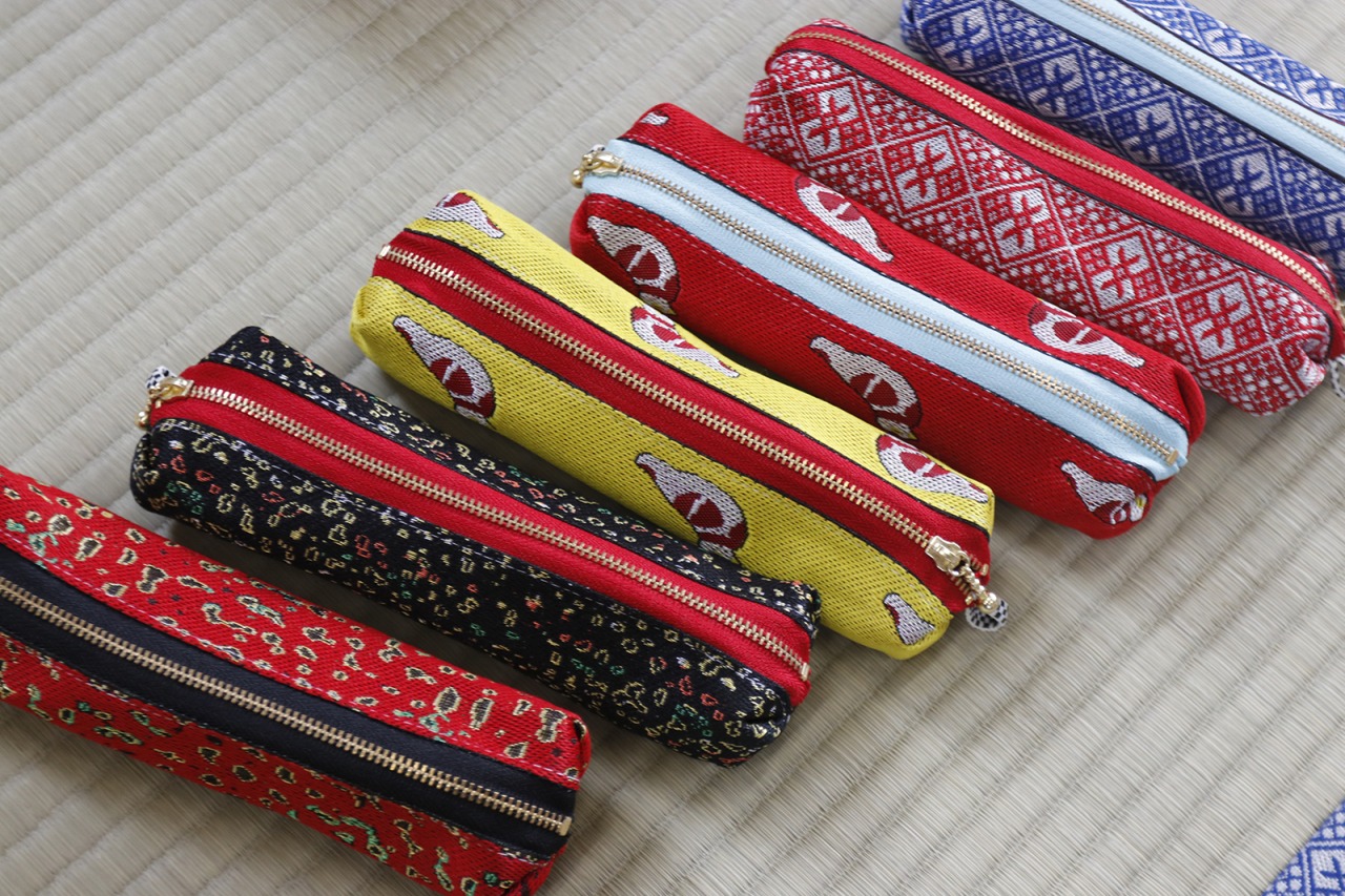 津軽塗に鳩笛にこぎん刺し！弘前発、ご当地柄の畳の縁で作る小物！