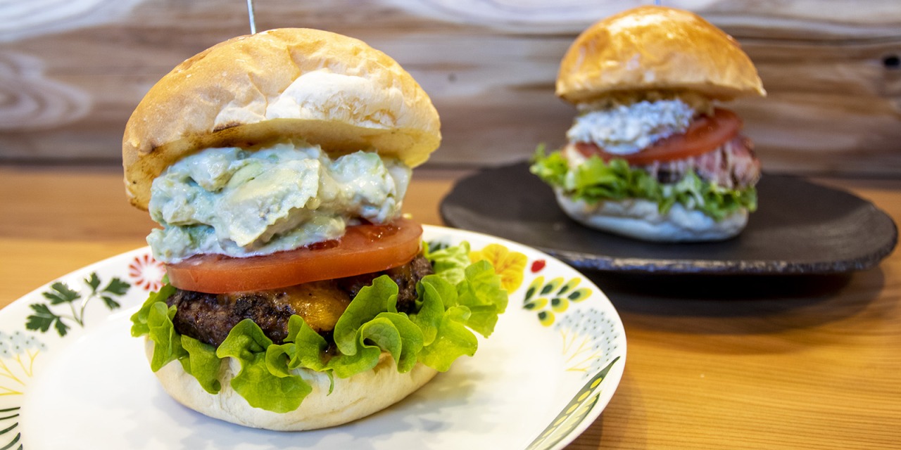 スミに置けないプレミアムハンバーガー店「ユイットデュボワ八幡崎店」