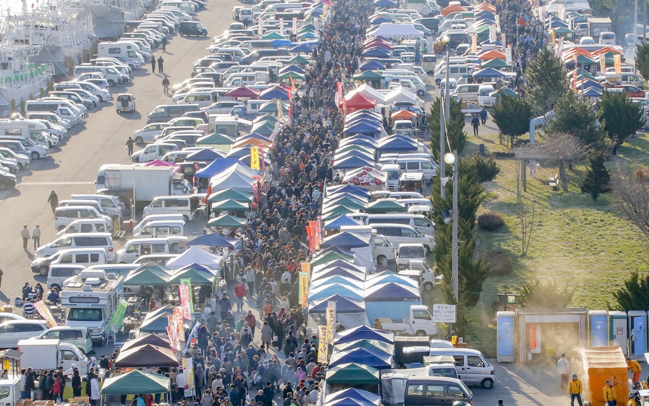 八戸市が誇る日本最大規模の朝市「館鼻岸壁朝市」にいってきました！
