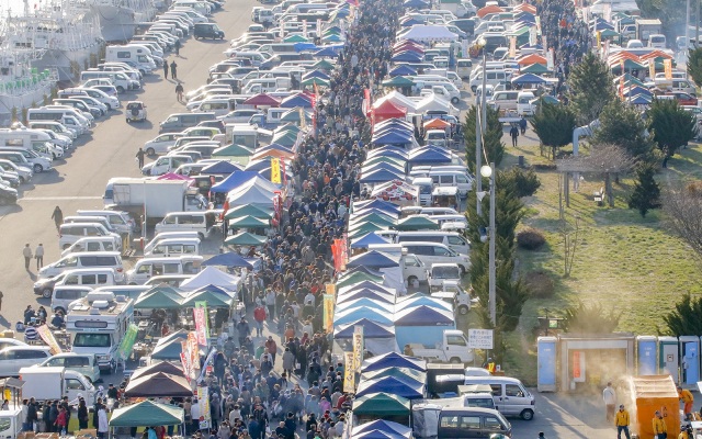 八戸市が誇る日本最大規模の朝市「館鼻岸壁朝市」にいってきました！
