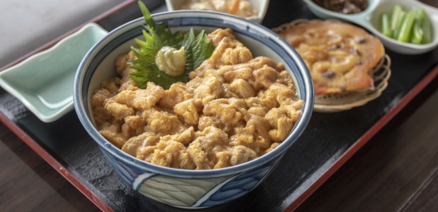 いよいよ、津軽半島でも「ウニ丼」の季節が始まります！〜レストハウス竜飛 寿恵盛屋〜