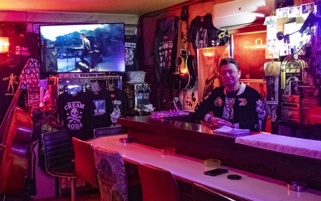 有名芸能人もお忍びで訪れる県内屈指の老舗ロカビリーBar【青森市　TONIC】