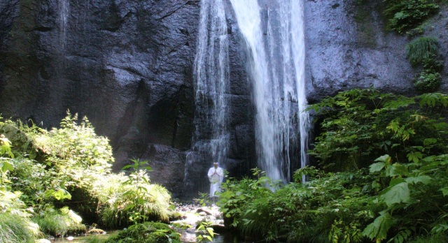 【青森市 御鈴大滝／石神神社】青森の奥地の秘境パワースポットで滝行体験！