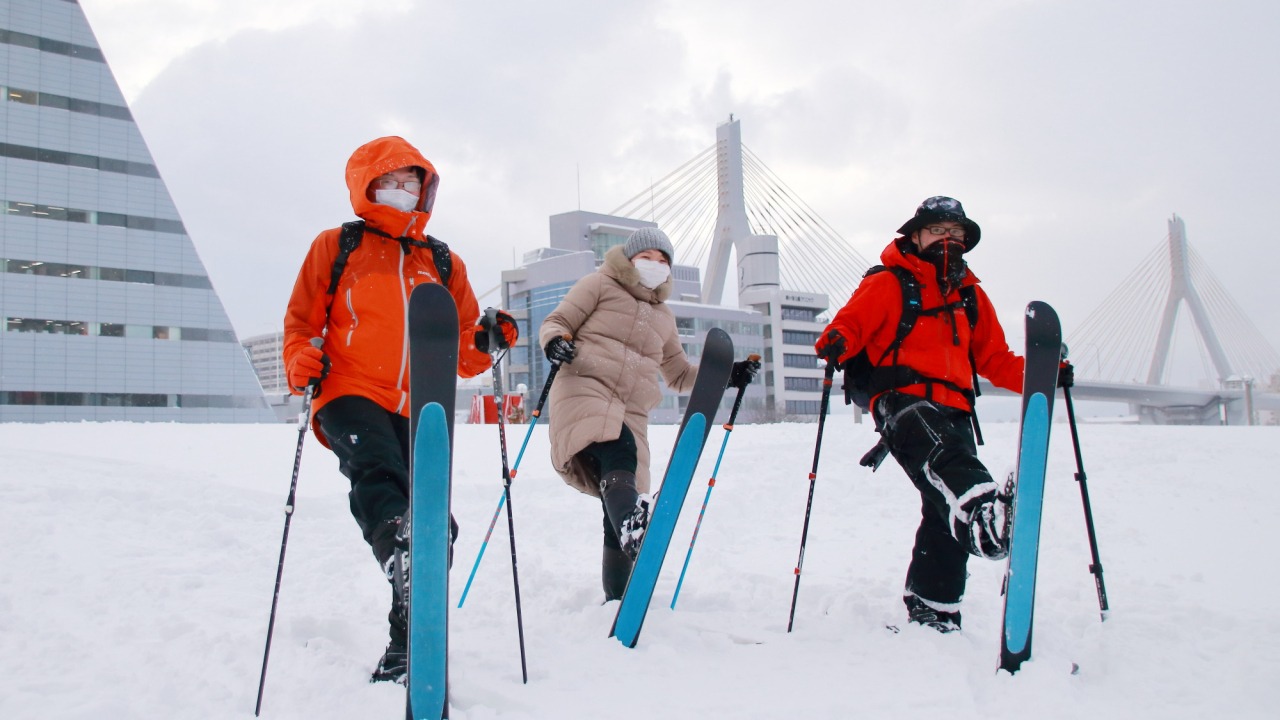 【スノーハイクツアー】ここは北欧？NY？青森ベイエリアで雪の新体験ツアーが爆誕