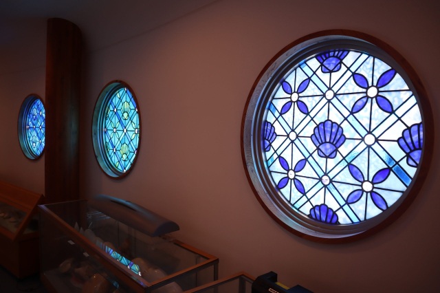 あら、こんなところにも！密やかな光と影〜青森県内知られざるステンドグラスの魅力
