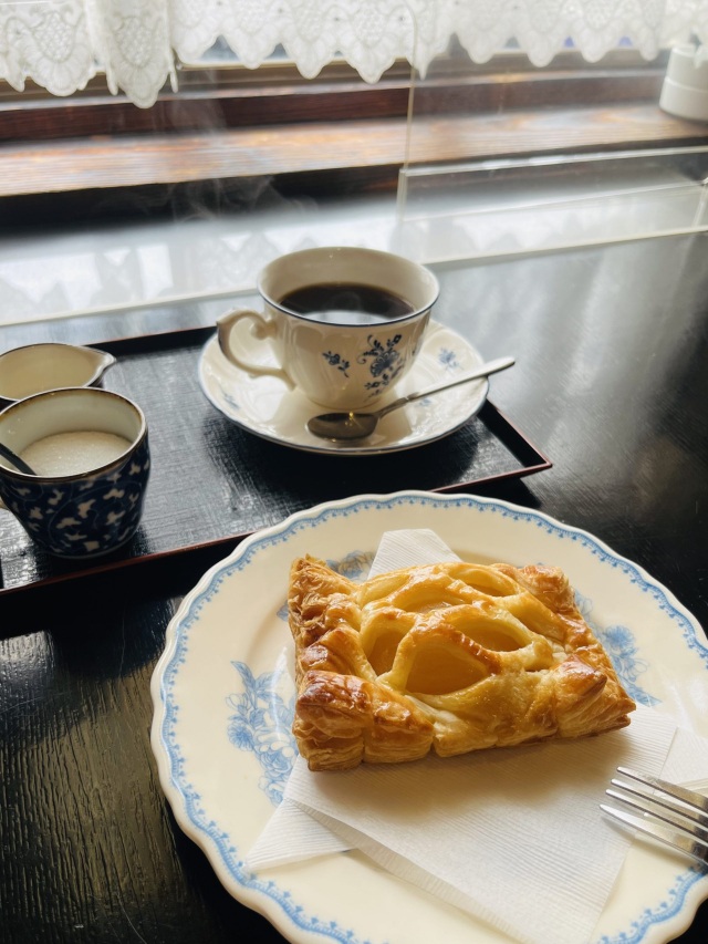 青森にも桜の季節到来！お花見後は弘前の喫茶店で一息つきませんか？♪