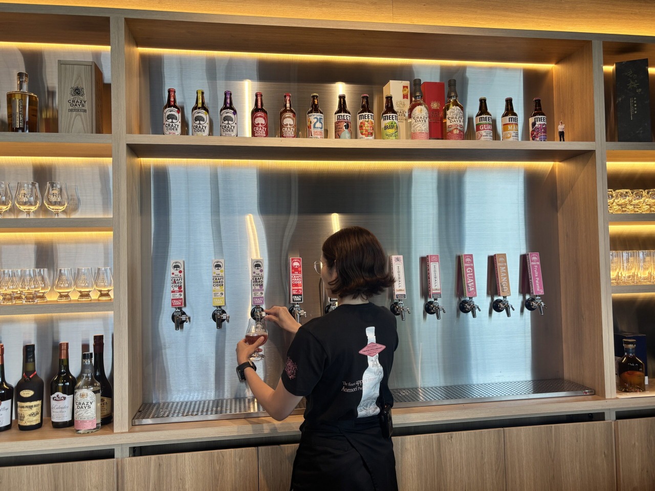 できたての夢中、ここに注がれる　平川市『CRAZY CIDER・CRAZY DAYS』