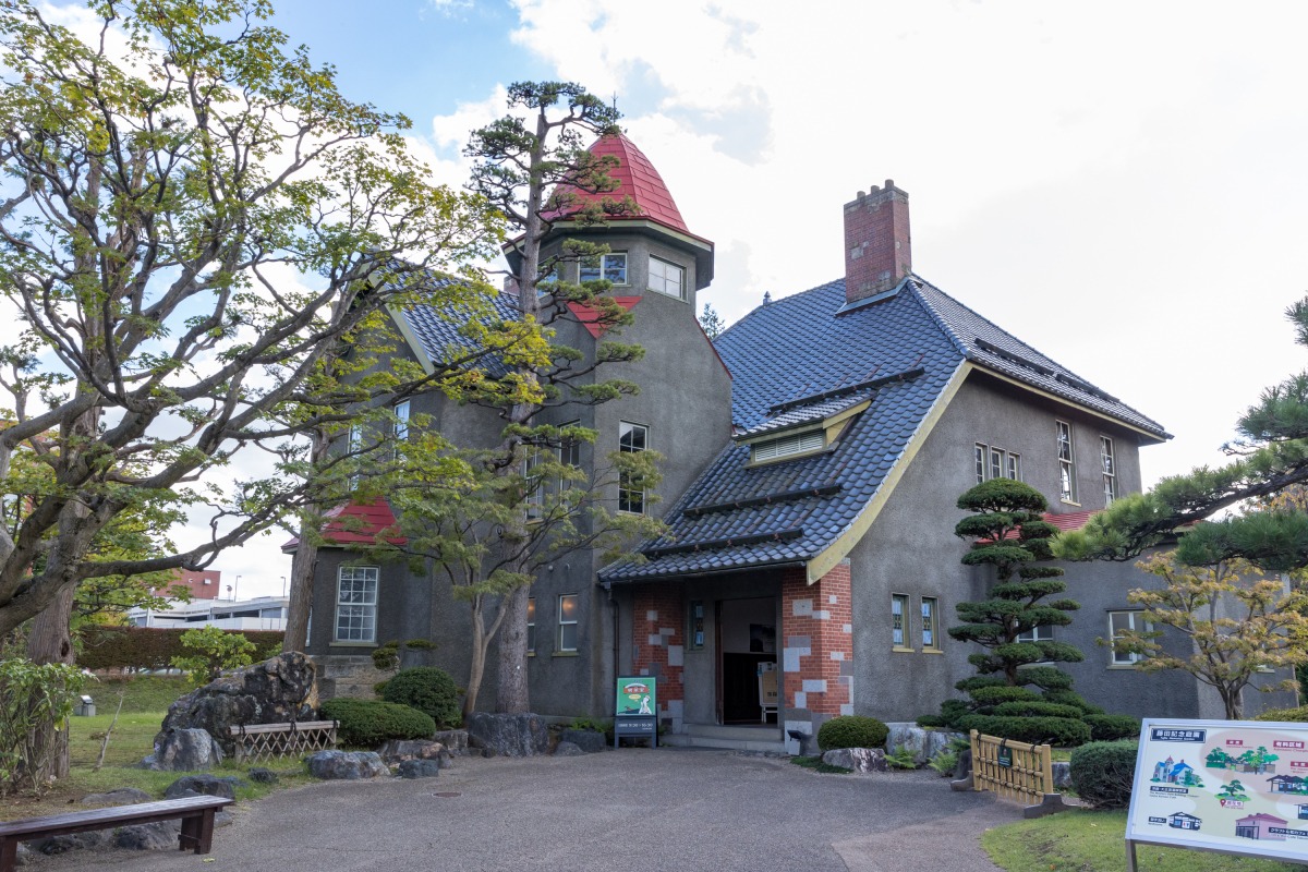 Photogenic Hirosaki walk