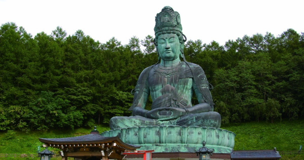 公共交通機関で行く！青森市 神社・お寺めぐり