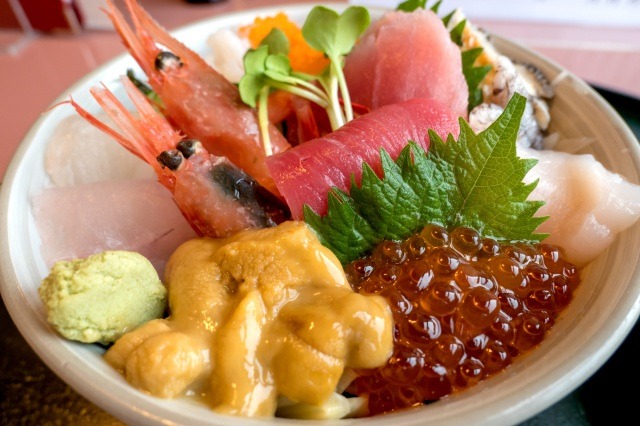 “Nokkedon” Seafood Rice Bowls (Aomori Gyosai Center/Furuka…