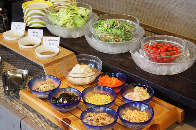 1日の始まりが豊かになる、和食メインの ビュッフェ朝食