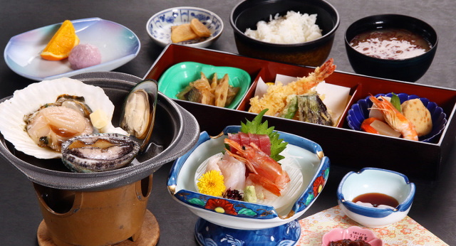 「あわび・ホタテの陶板焼き」付き・夕食コース