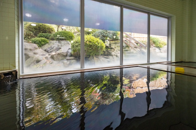 「みどりの大地とロマンの森スキー場」と「東北温泉」