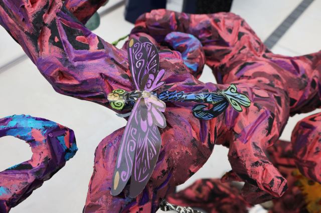 くにゅぎの森をくにゅくにゅと旋回する「クニュオヤンマ」