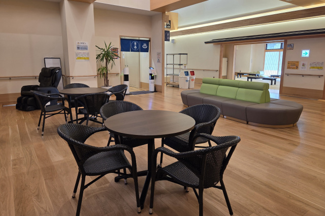 浴室前休憩スペース