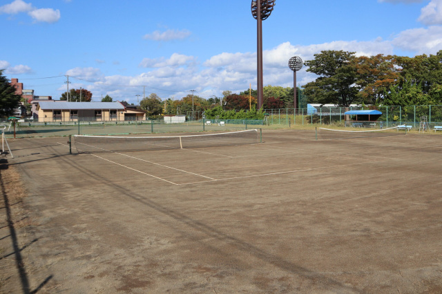 青森市営庭球場