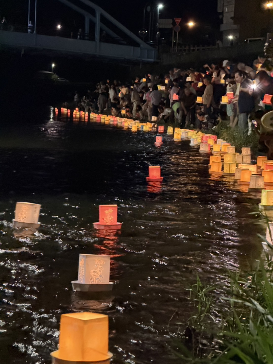 供養灯籠流し