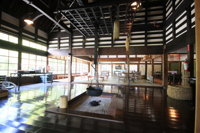 位於十和田市的鯉艸鄉，擁有寧靜遼闊的四季花卉美景，以及不論男女老少皆可樂在其中的體驗活動設施