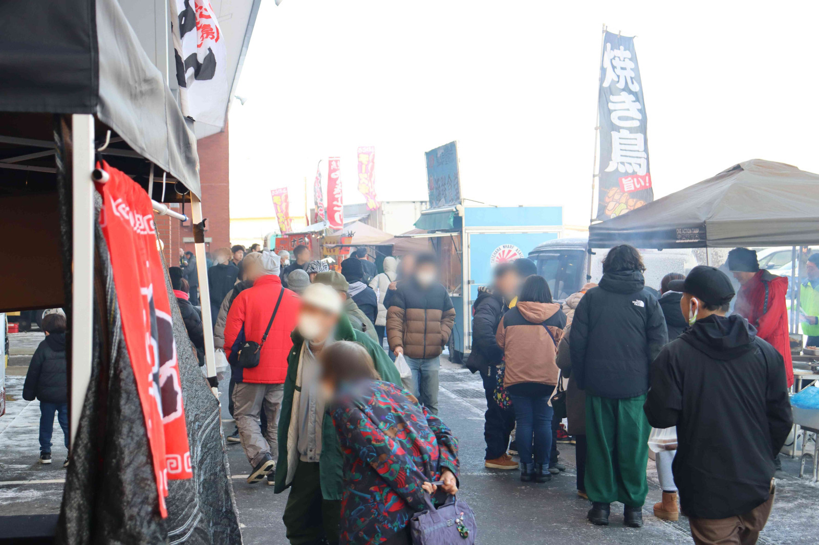 冬の館鼻岸壁朝市を歩く