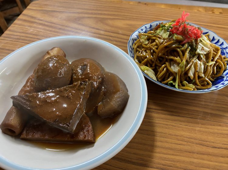 おでんとやきそばの最高の組み合わせ