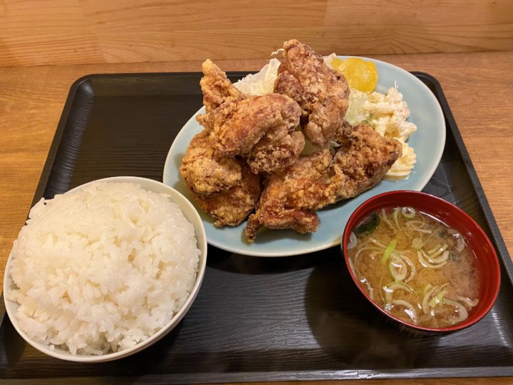 鶏の唐揚げ定食