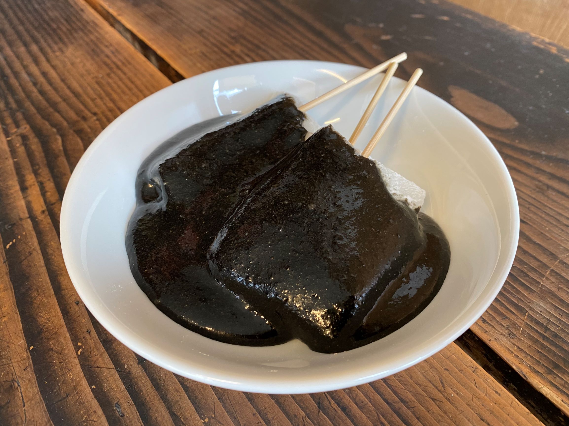 うちわ餅　１本１４０円