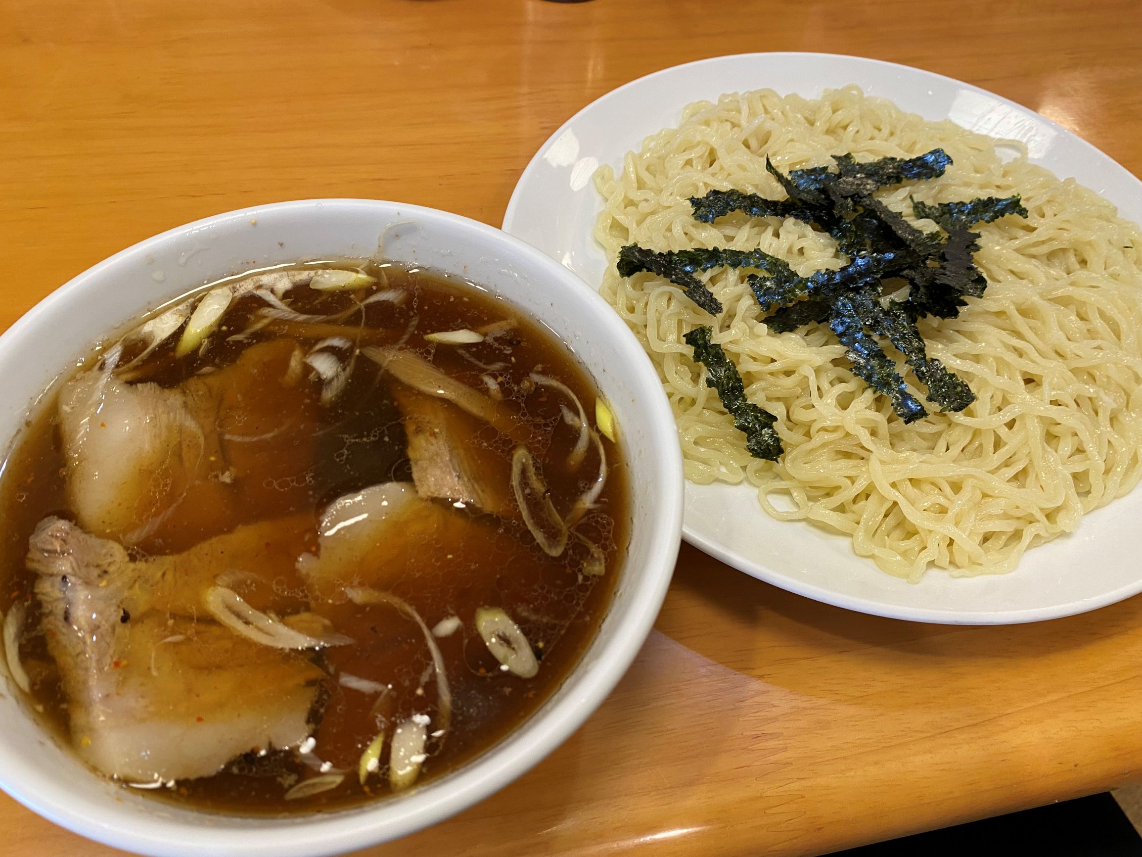 チャーシュー入りつけ麺　９５０円