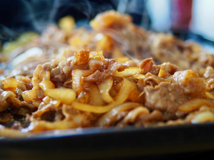 手早く、でもしっかりと混ぜたら、さっ、召し上がれ！