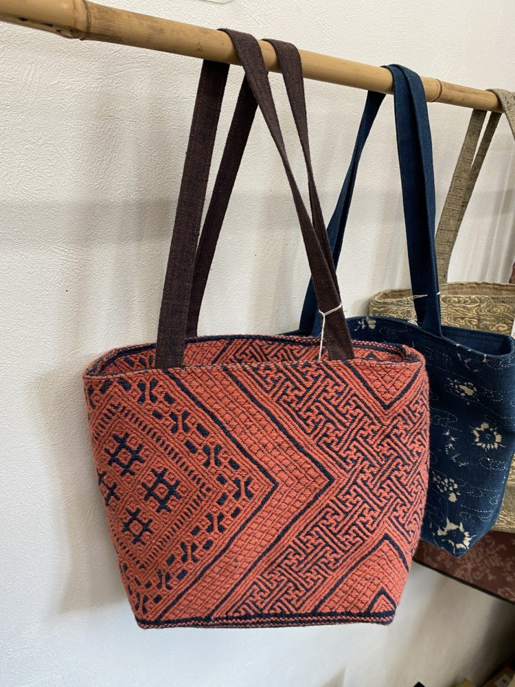 こぎん刺しのかばん