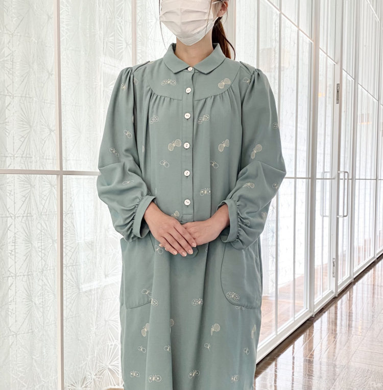 こんな制服です。