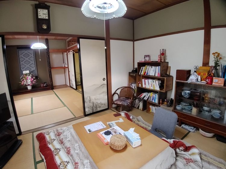 トセノイエ内装