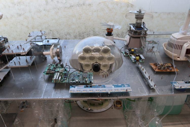 丹波海子（メトロポリス・シリーズ：太陽光処理施設）